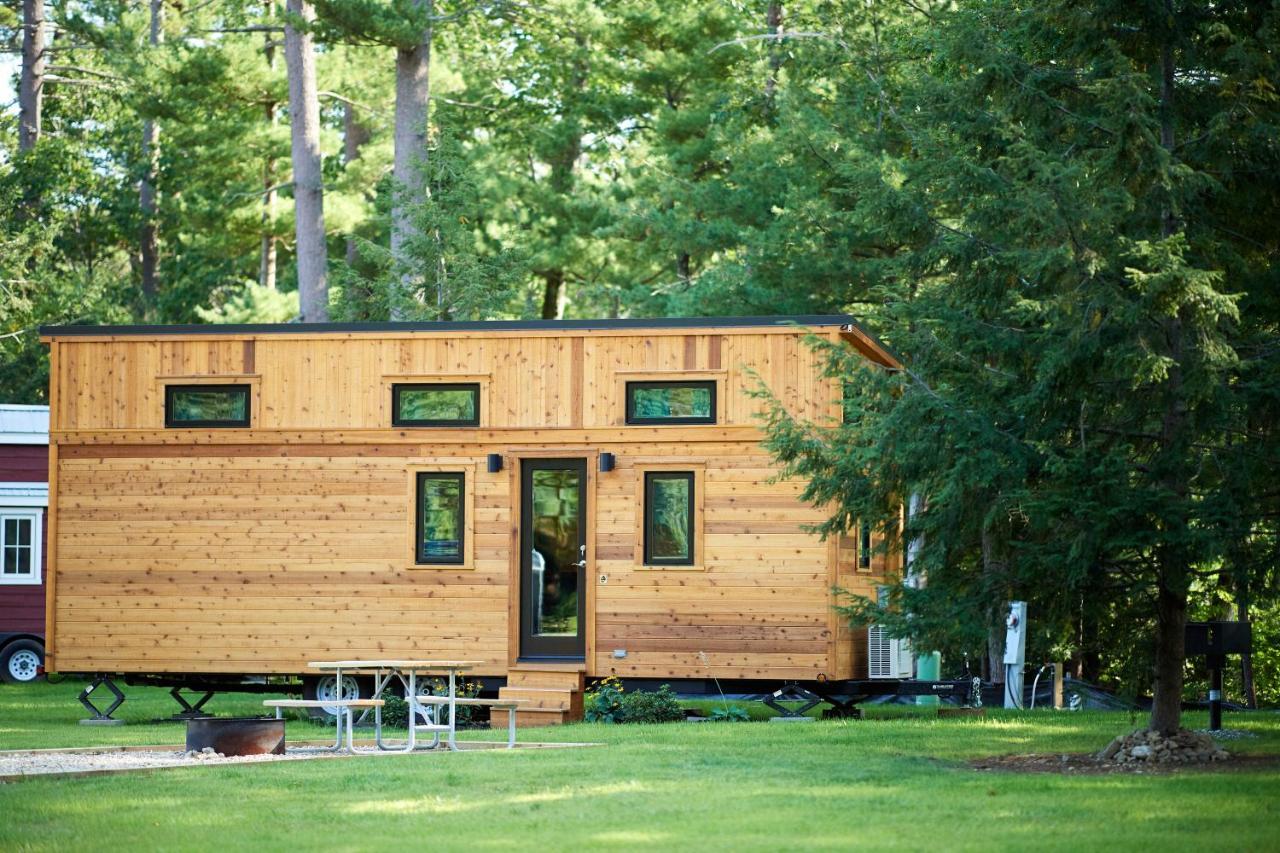 Tuxbury Pond Camping Resort Tiny House Emerson South Hampton Exterior photo